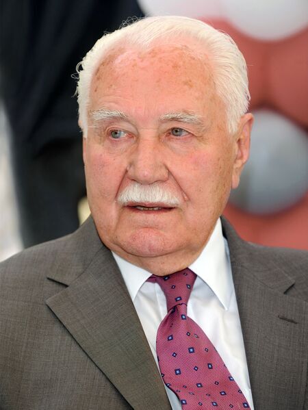 prezydent Rzeczypospolitej Polskiej
na uchodźstwie* w l. 1989–1990, HO Krakowa w 1997 r.
