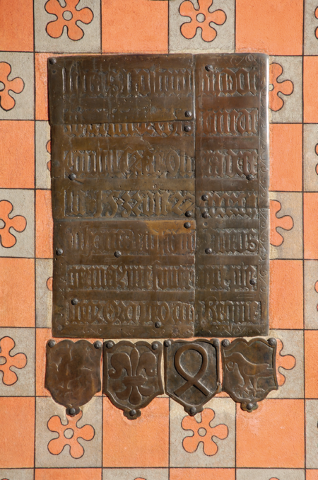 Wykonane w brązie w latach 30. XVI wieku epitafium Łukasza Noskowskiego, umieszczone w prezbiterium
kościoła Mariackiego, obok uposażonego przez Łukasza Noskowskiego ołtarza św. Longina. Fundatorem był brat Łukasza,
Jan, również doktor medycyny i profesor Uniwersytetu Krakowskiego. Pod tablicą cztery renesansowe tarcze herbowe
z przedstawieniami herbów: Gryf, Gozdawa, Nałęcz i Korwin. Herbem Nałęcz pieczętował się Łukasz Noskowski