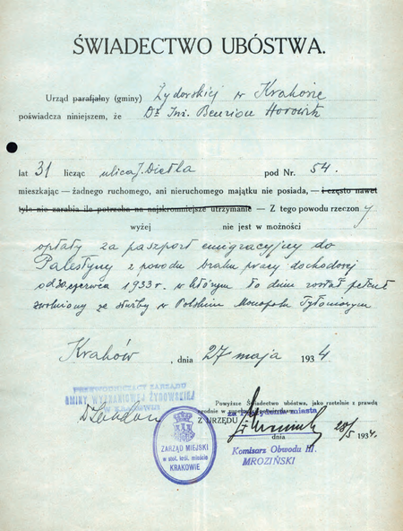 Z akt Starostwa Grodzkiego Krakowskiego dotyczących spraw paszportowych świadectwo
ubóstwa wystawione w 1934 r. i poświadczone przez komisarza Ferdynanda Mrozińskiego
(Archiwum Narodowe w Krakowie, sygn. StGKr 462, s. 1001)