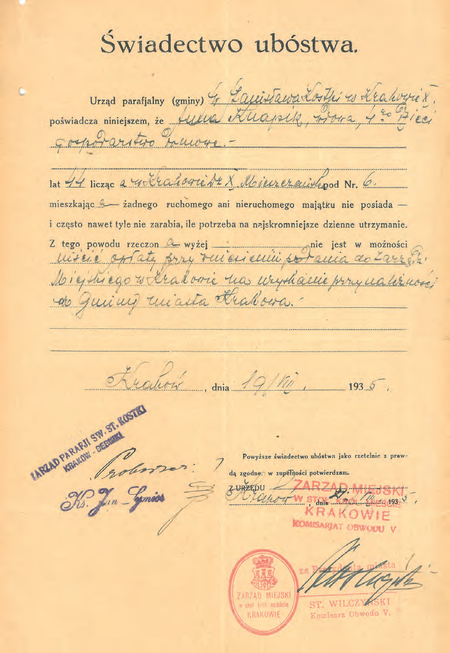 Z magistrackich akt dotyczących przynależności wydane w 1935 r. świadectwo ubóstwa
wraz z potwierdzającą adnotacją komisarza Stanisława Wilczyńskiego
(Archiwum Narodowe w Krakowie, sygn. Kr 5198, s. 2035)