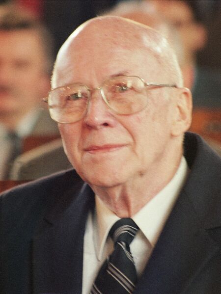 srebrny medal CM w 1997 r.,
HO Krakowa w 2001 r.
