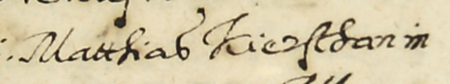 Z księgi miejskiej Kazimierza zawierającej indeks rzeczowy wpisów do kazimierskich ksiąg radzieckich z lat 1530–1603:
fragment kopii wpisu elekcji rady urzędującej na rok 1586; wśród powołanych Maciej Kierstan – oraz zbliżenie zapisu imienia
(Archiwum Narodowe w Krakowie, sygn. K 176, s. 208)