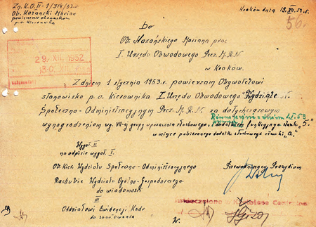 Z akt prezydialnych dokument z roku 1952 – podpisana przez przewodniczącego Prezydium
Miejskiej Rady Narodowej Marcina Waligórę nominacja dla Mariana Kazańskiego na stanowisko
p.o. kierownika Urzędu Obwodowego I
(Archiwum Zakładowe Urzędu Miasta Krakowa)