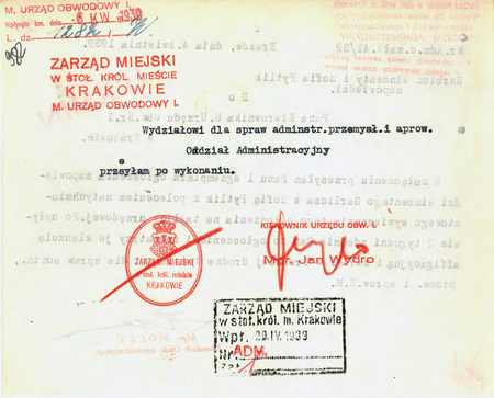 Ze zbioru Akta zapowiedzi ślubów cywilnych 1929–1944 dokonany w 1939 r. przez kierownika
Jana Wydrę zwrot ogłoszenia zapowiedzi ślubnej po jego wywieszeniu na tablicy urzędowej
(Archiwum Narodowe w Krakowie, sygn. Kr 2469, s. 982)
