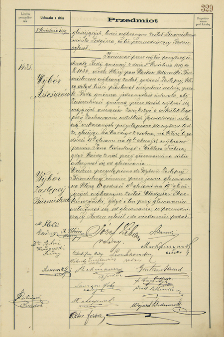 Z księgi uchwał rady gminnej miasta Podgórza obejmującej lata 1886–1896: przód oprawy oraz wpis
z 8 kwietnia 1889 roku dotyczący wyboru ówczesnego zastępcy burmistrza Wacława Adamskiego na urząd burmistrza oraz
wyboru pozostałych członków zwierzchności gminnej. W jednomyślnie dokonanym wyborze burmistrza udział wzięli między
innymi radni: Emil Serkowski (nr 14), były burmistrz, oraz Roman Klein (nr 16) i Franciszek Maryewski (nr 18), przyszli
burmistrzowie (Archiwum Narodowe w Krakowie, sygn. P 7, s. 328–329)