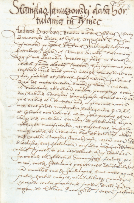 Z kopiarza dokumentów opactwa tynieckiego strona tytułowa tomu obejmującego wpisy dokumentów datowanych
od roku 1362 oraz pierwsza strona wpisu przywołującego dokument z 1585 roku, mocą którego nadano Stanisławowi
Januszowskiemu, serwitorowi opactwa, grunt w Tyńcu zwany Siedliskiem jednak bez prawa do zagrody
(Biblioteka Jagiellońska, rkps 6209 III, s. 2, 30)