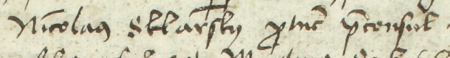 Z księgi miejskiej ławniczej Kleparza obejmującej lata 1499–1528: fragment wpisu z 1506 roku dotyczącego
sprawy przed ławą z udziałem Mikołaja Szklarskiego, wówczas burmistrza kleparskiego – zbliżenie zapisu imienia i funkcji
(Archiwum Narodowe w Krakowie, sygn. KL 1, s. 86)