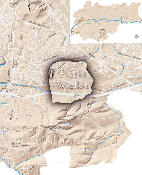Mapa 97. Piaski Wielkie. Orientacyjna lokalizacja dawnej wsi Piaski Wielkie w obecnych granicach Krakowa – na planie miasta oznaczono jej położenie w kształcie wyznaczonym granicami jednostki katastralnej, jaką stanowiła, ze wskazaniem najstarszego, historycznego centrum Piasków Wielkich w rejonie dzisiejszej ulicy Gwarnej.