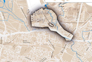 Mapa 102. Prądnik Biały. Orientacyjna lokalizacja dawnej wsi Prądnik Biały w obecnych granicach Krakowa – na planie miasta oznaczono jej położenie w kształcie wyznaczonym granicami jednostki katastralnej, jaką stanowiła, ze wskazaniem najstarszego, historycznego centrum Prądnika Białego w rejonie dzisiejszej ulicy Białoprądnickiej.