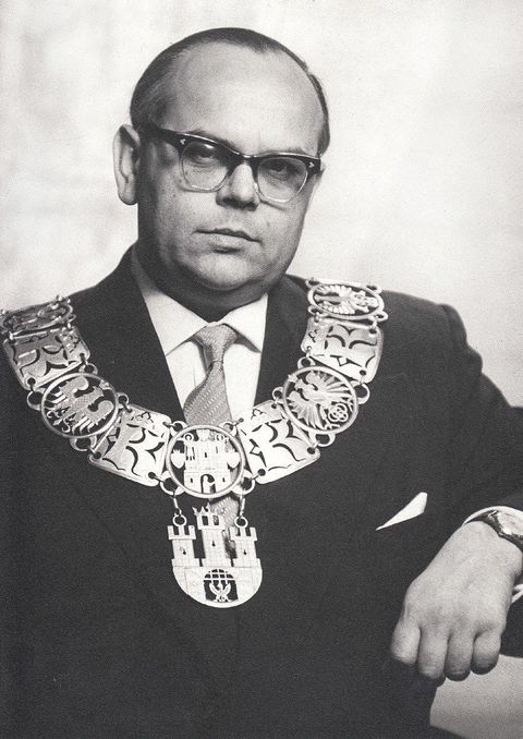 437.jpg